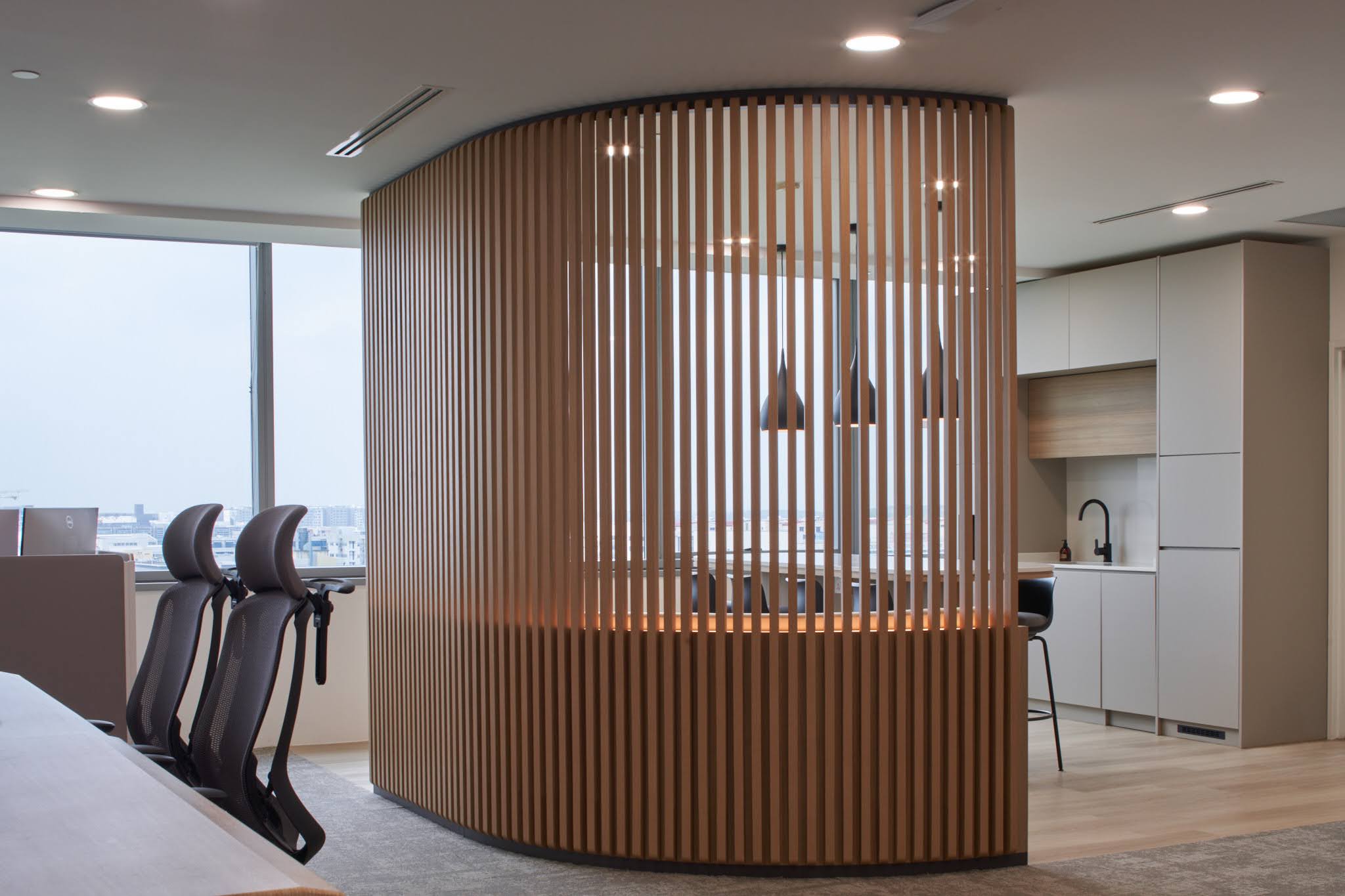 Comfortable and Functional Office